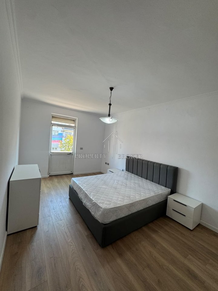 Shitet apartament 2+1 tek Sheshi Willson!
