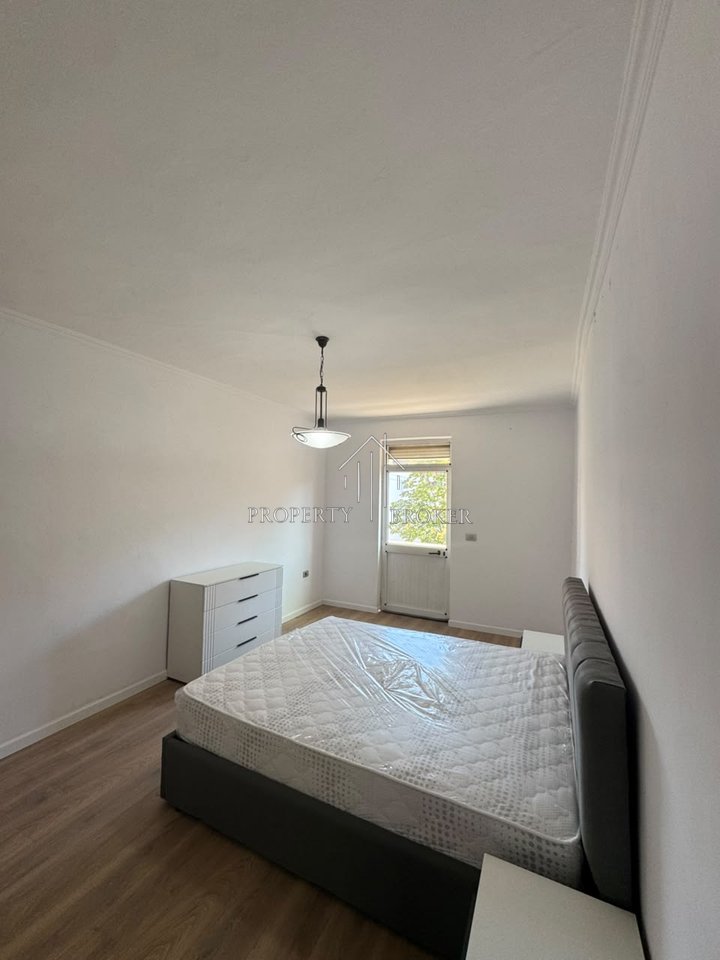 Shitet apartament 2+1 tek Sheshi Willson!