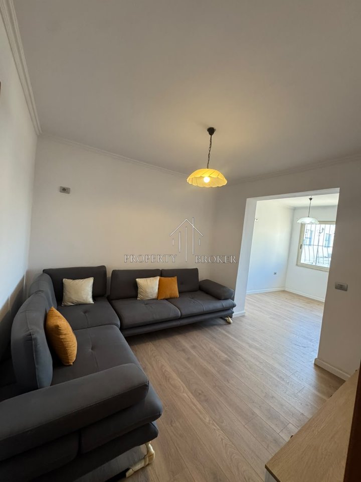 Shitet apartament 2+1 tek Sheshi Willson!