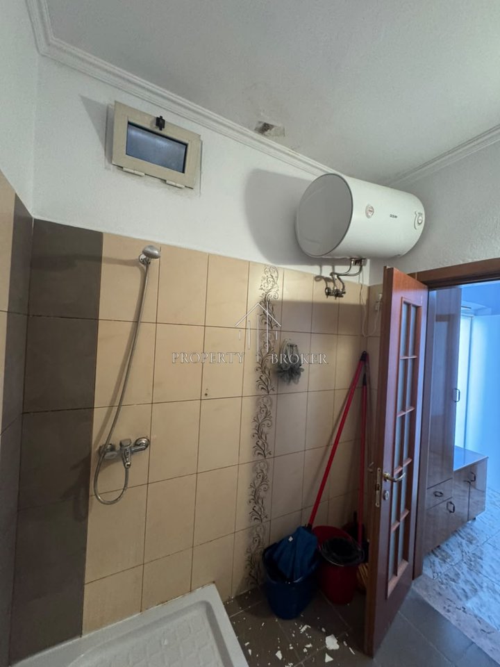 Shitet apartament 2+1 tek Sheshi Willson!