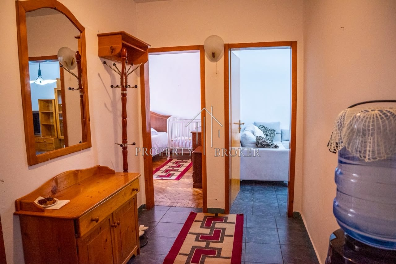 2+1 apartment for rent at Pazari i Ri!