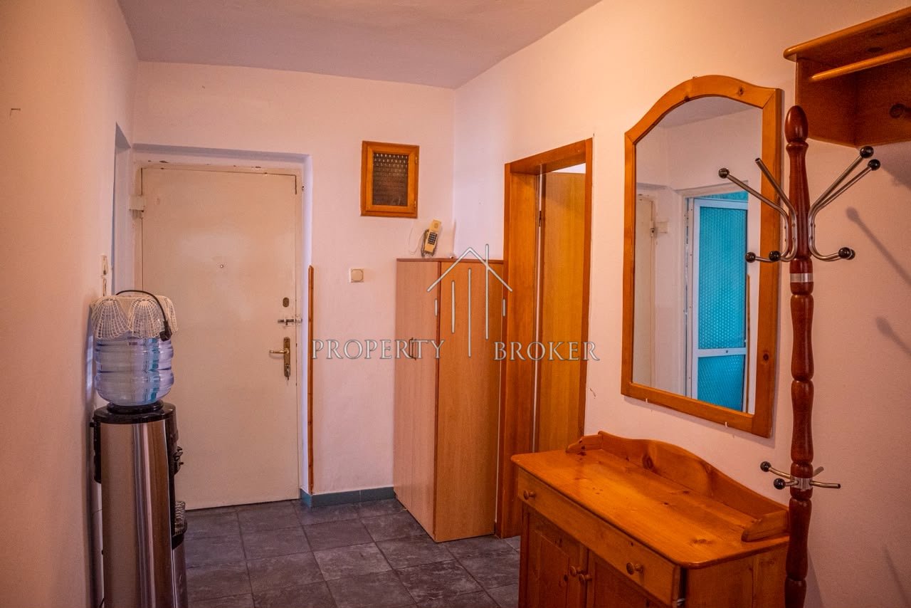 2+1 apartment for rent at Pazari i Ri!