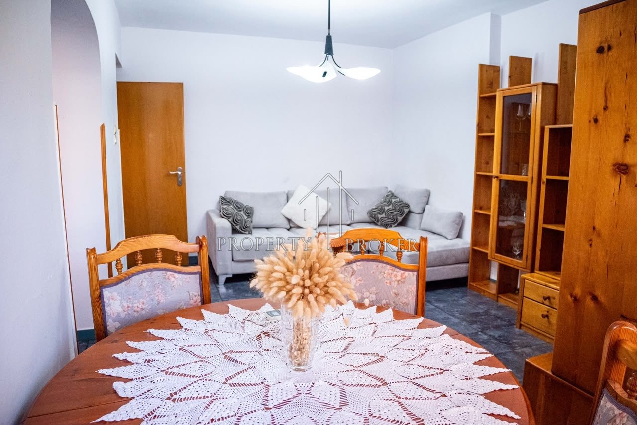 2+1 apartment for rent at Pazari i Ri!