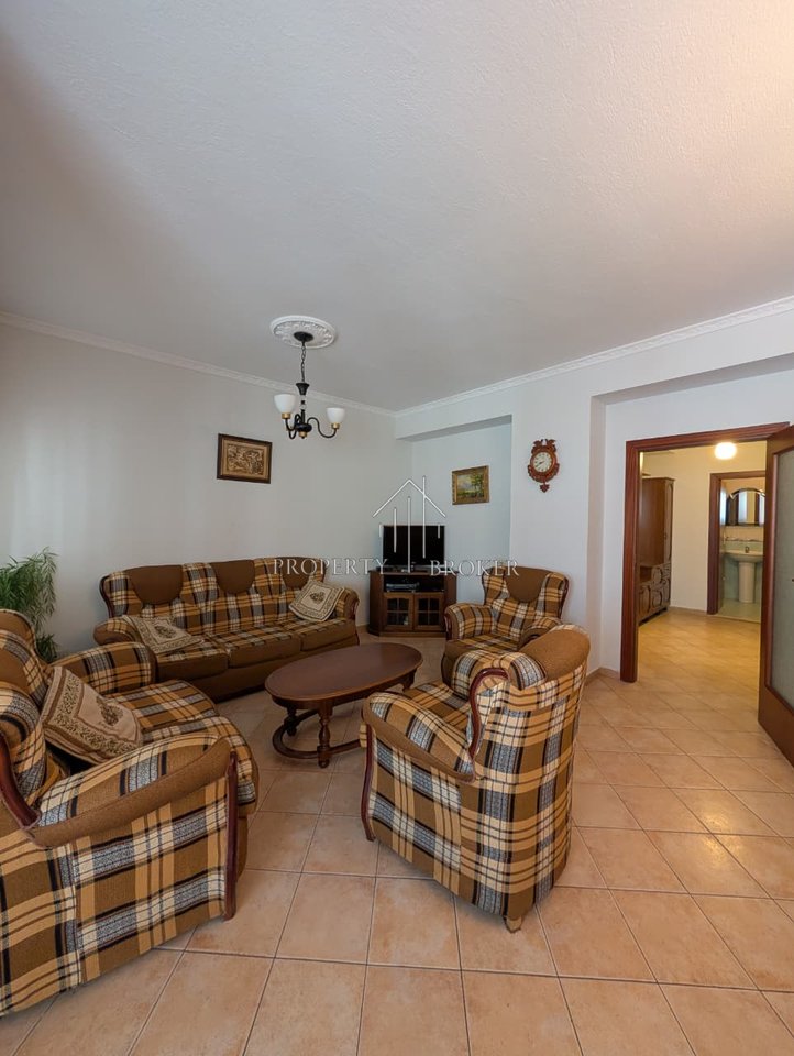 Appartamento 2+1+2 in affitto a Komuna Parisit, 70.000 Leke/mese