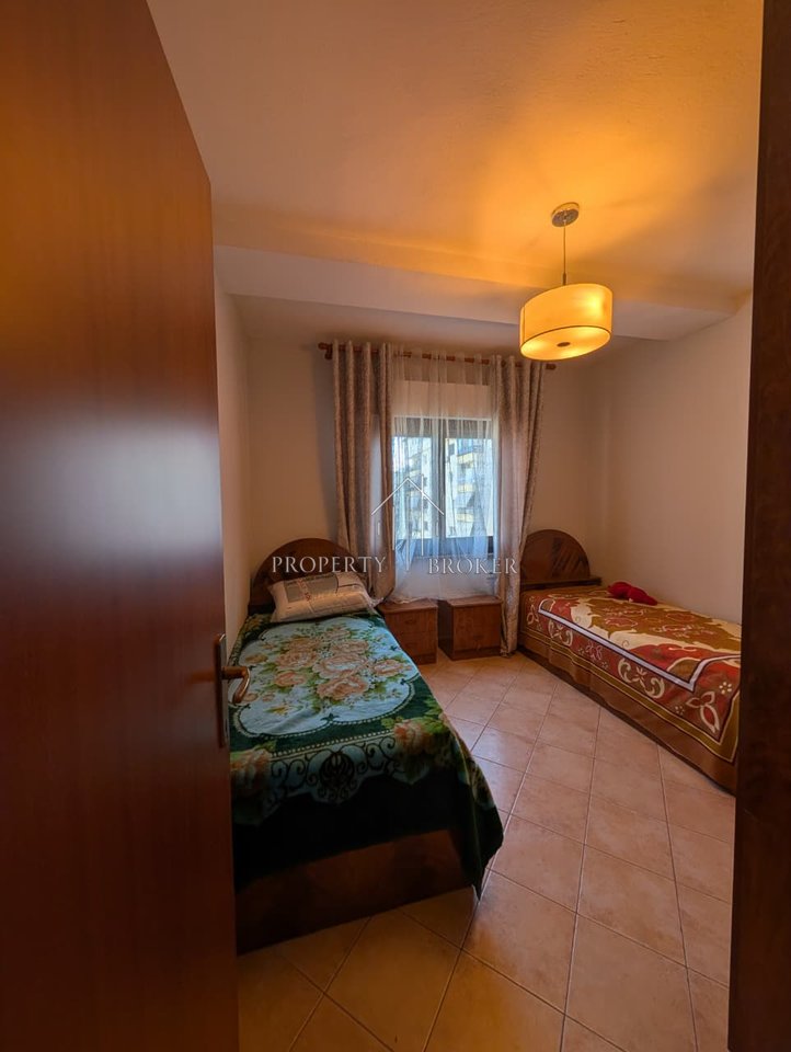Appartamento 2+1+2 in affitto a Komuna Parisit, 70.000 Leke/mese