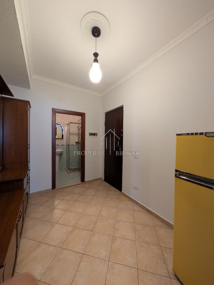 Appartamento 2+1+2 in affitto a Komuna Parisit, 70.000 Leke/mese