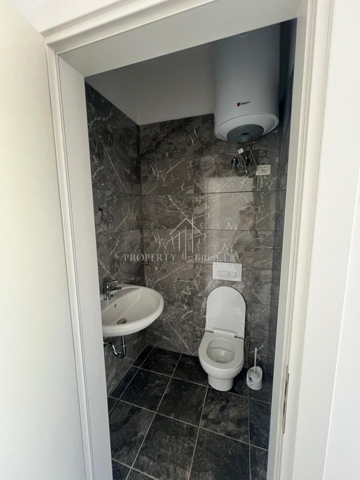 🏡Locale commerciale in affitto in Via Albanopoli, Don Bosko!