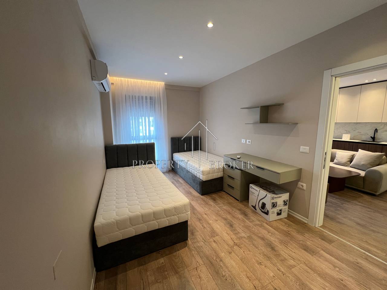 🏡 Apartment 2+1+2+🅿️ for rent at the Ndregjoni Complex!