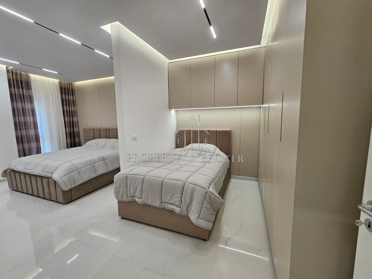 Jepet apartament 1+1 me qera tek Zogu zi