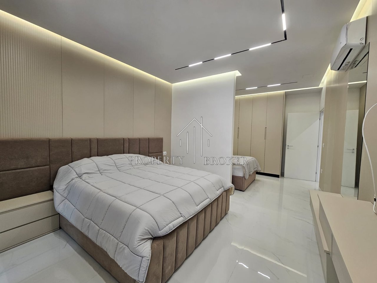 Jepet apartament 1+1 me qera tek Zogu zi