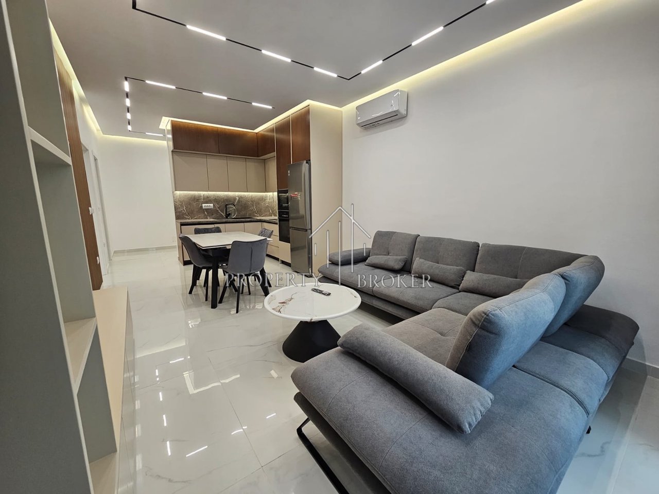 Jepet apartament 1+1 me qera tek Zogu zi