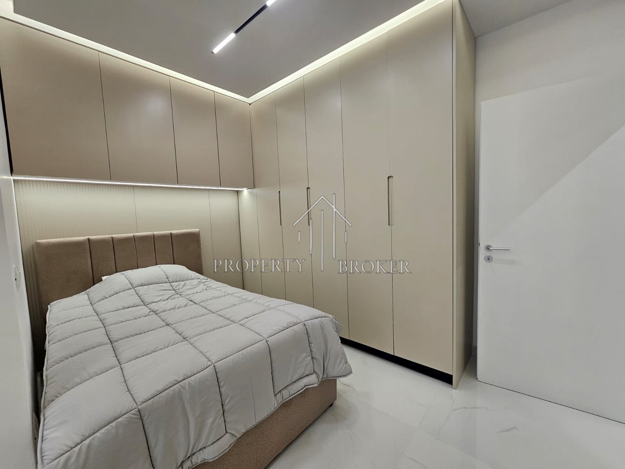 Jepet apartament 1+1 me qera tek Zogu zi