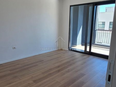 🏡 Locale commerciale in affitto in via Barrikadave 3+1+2