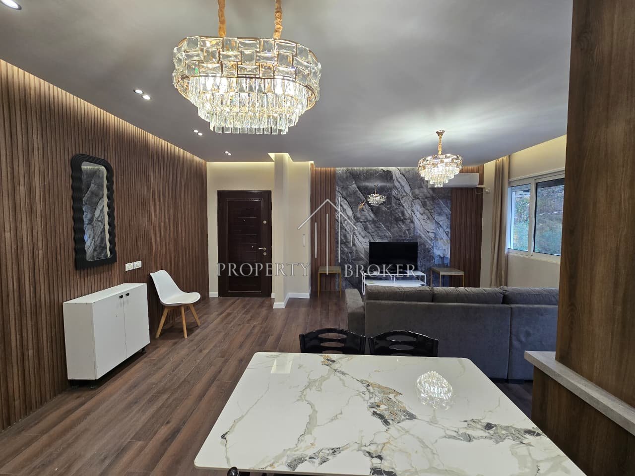 Shitet apartament 2+1+2 tek Kopshti Botanik, 197 mln Leke!