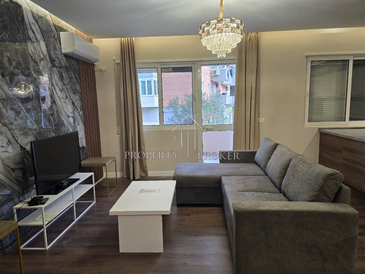 Shitet apartament 2+1+2 tek Kopshti Botanik, 197 mln Leke!
