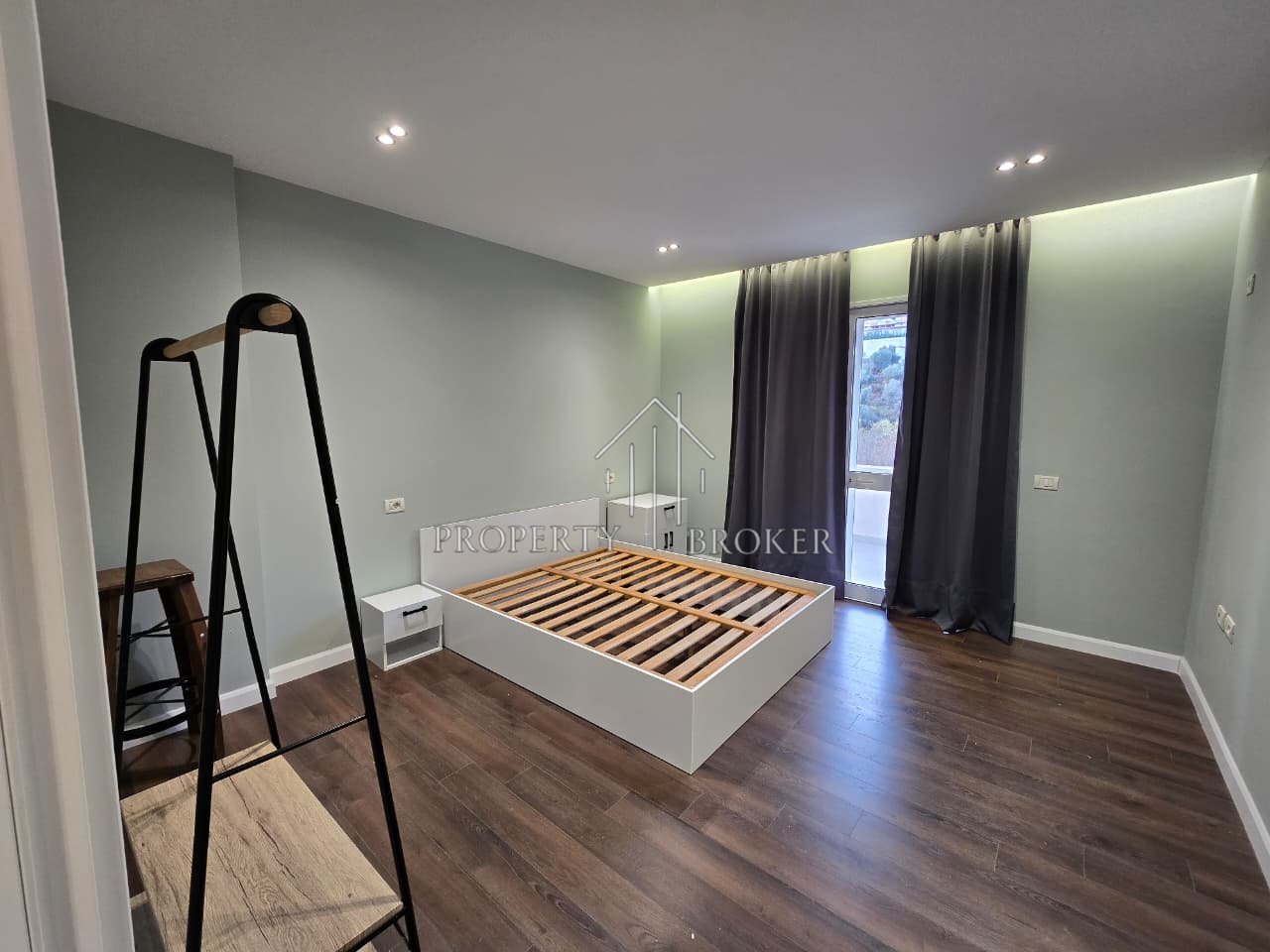Shitet apartament 2+1+2 tek Kopshti Botanik, 197 mln Leke!