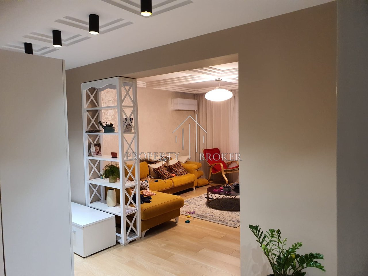 🏡 APPARTAMENTO ADATTO PER ATTIVITÀ COMMERCIALE IN VENDITA