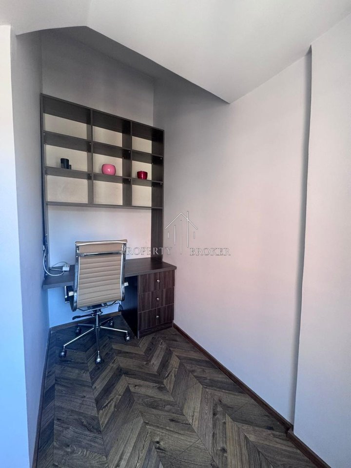 🏡 Environment, Office for rent 650€ Amerika3