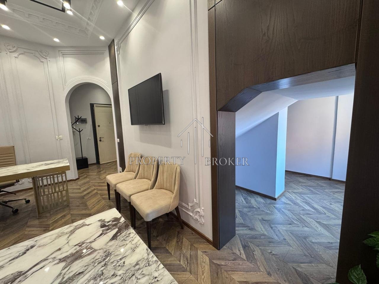 🏡 Environment, Office for rent 650€ Amerika3