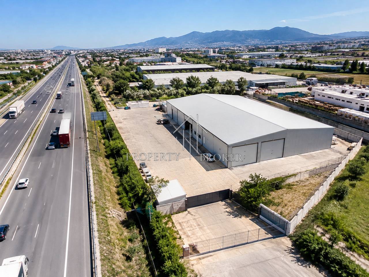 🏢 Shitet truall &amp; kapanon te Autostrada Tiranë-Durrës!