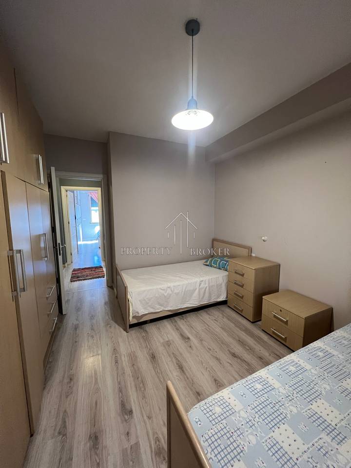 🏡 Appartamento 2+1+2 in vendita al Kompleksi Ferrarri, Via Peti!