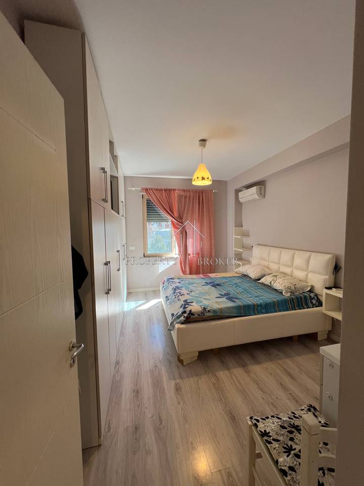 🏡 Appartamento 2+1+2 in vendita al Kompleksi Ferrarri, Via Peti!