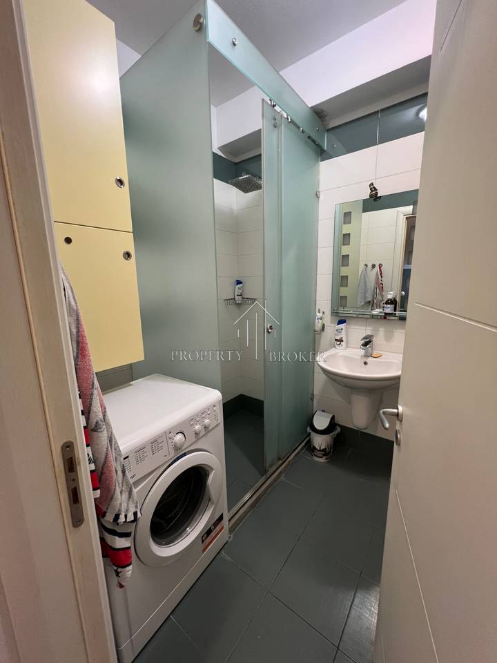 🏡 Appartamento 2+1+2 in vendita al Kompleksi Ferrarri, Via Peti!