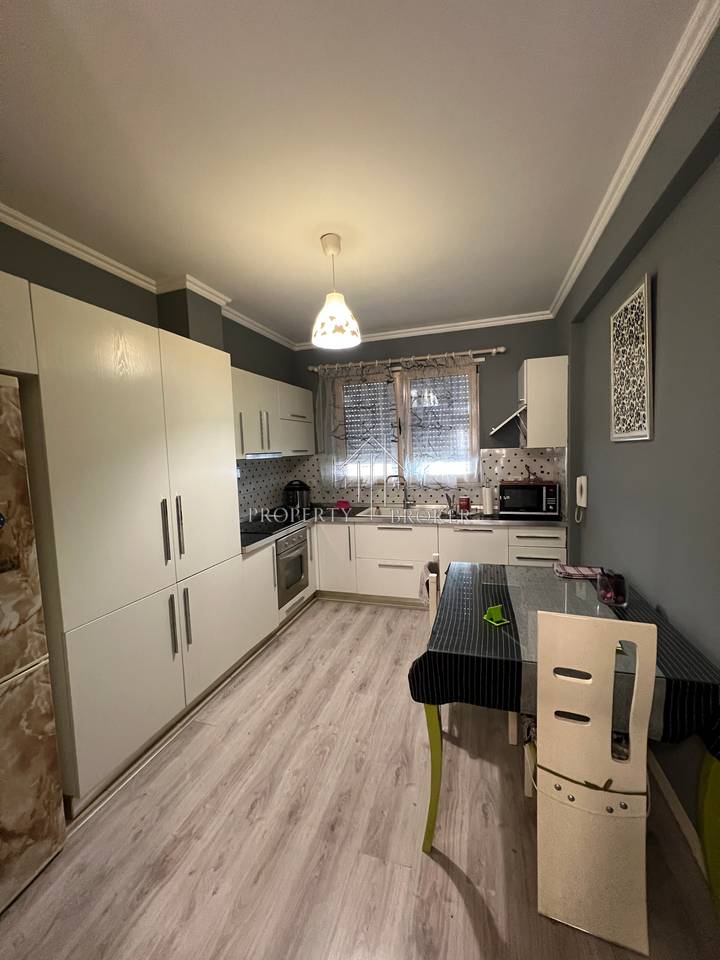 🏡 Appartamento 2+1+2 in vendita al Kompleksi Ferrarri, Via Peti!