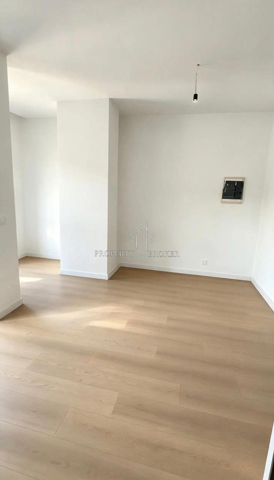 🏡 Jepet  grazoniere me qera Komuna Parisit (perball bar Oslo)
