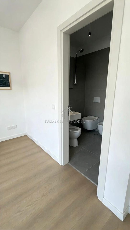🏡 Jepet  grazoniere me qera Komuna Parisit (perball bar Oslo)
