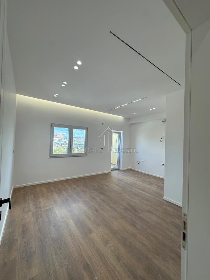 🏡 Appartamento 1+1 in vendita in Via Bardhyl!