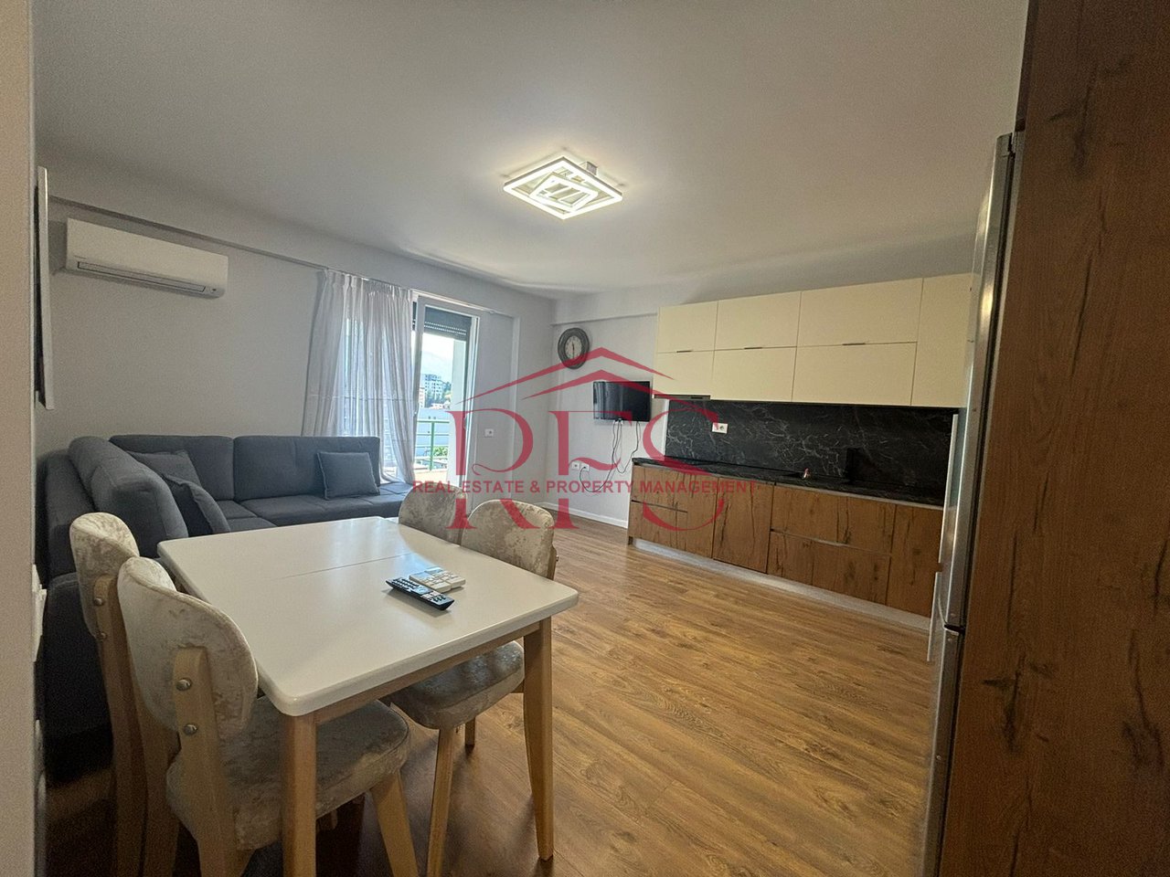 📍 Jepet me Qira Apartament 1+1 – 5 Maji, pas Concordit