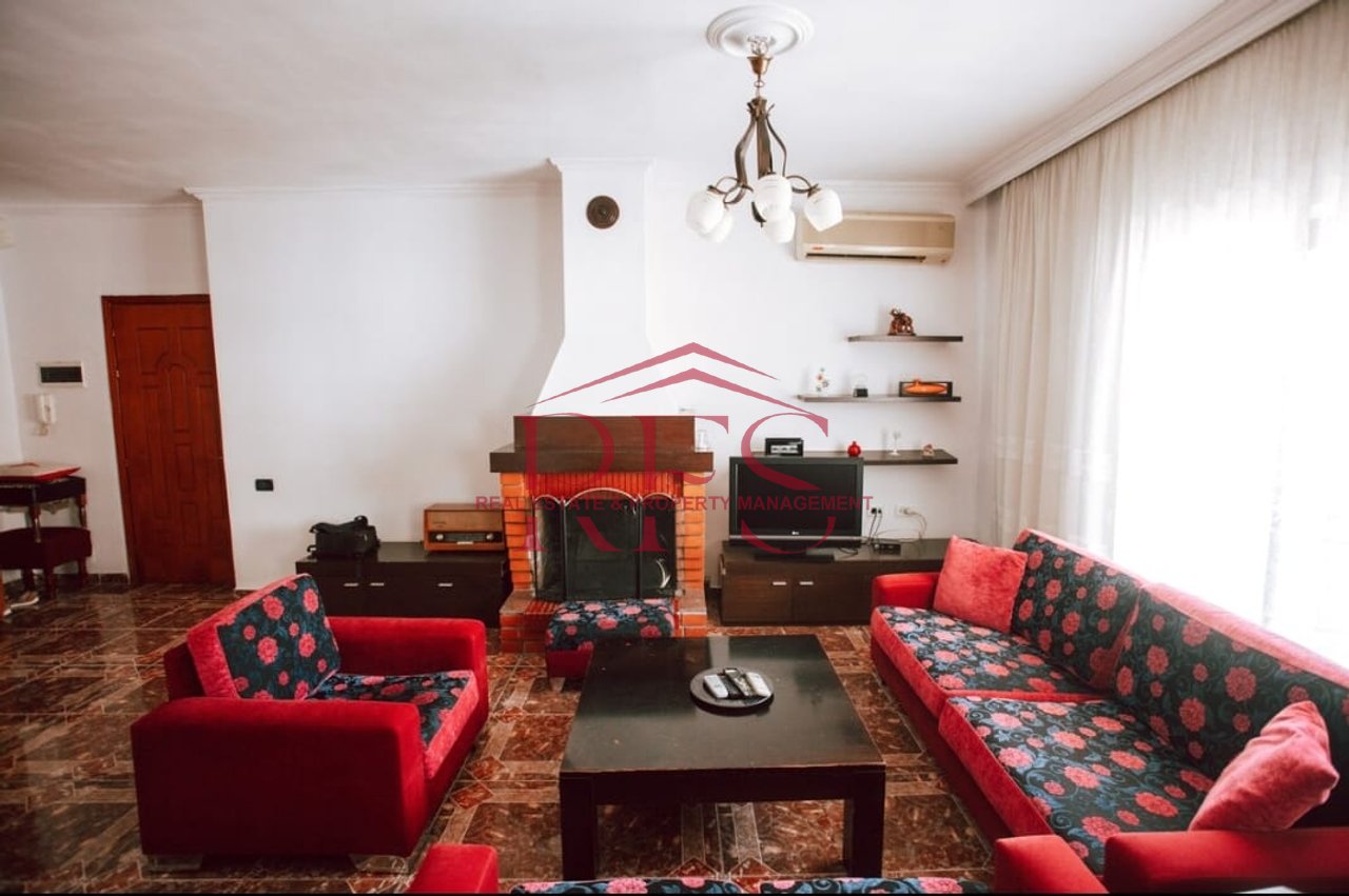 📍 Jepet me Qira Apartament 3+1 – 5 Maji, përballë Concordit
