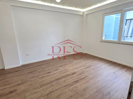 Shitet Super Apartament  2+1 tek 
📌Rruga e Kavajes Te Qëndra Kondor