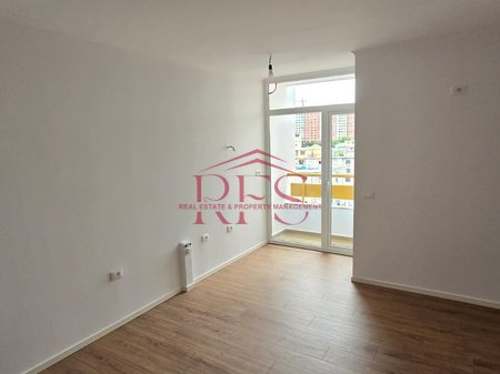 Shiten 2 Apartamente 1+1 tek 
📌Rr Irfan Tomini( Perball Kompleksit Delijorgji)