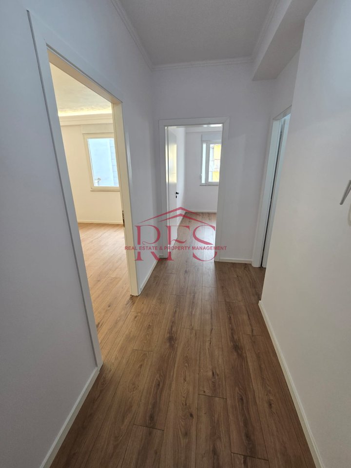 Shitet Super Apartament  2+1 tek 
📌Rruga e Kavajes Te Qëndra Kondor