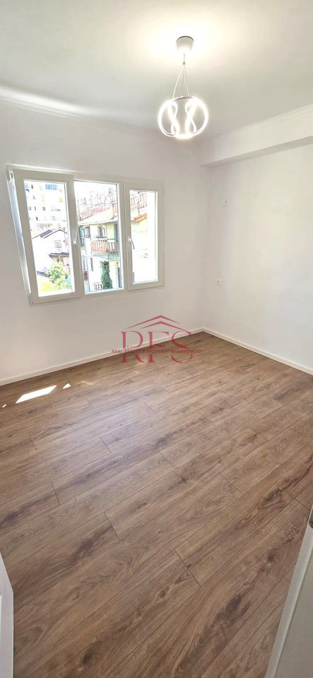 Shitet Super Apartament 2+1 ne Rrugen e Kavajes
