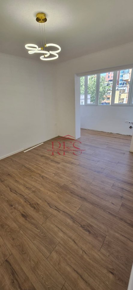 Shitet Super Apartament 2+1 ne Rrugen e Kavajes