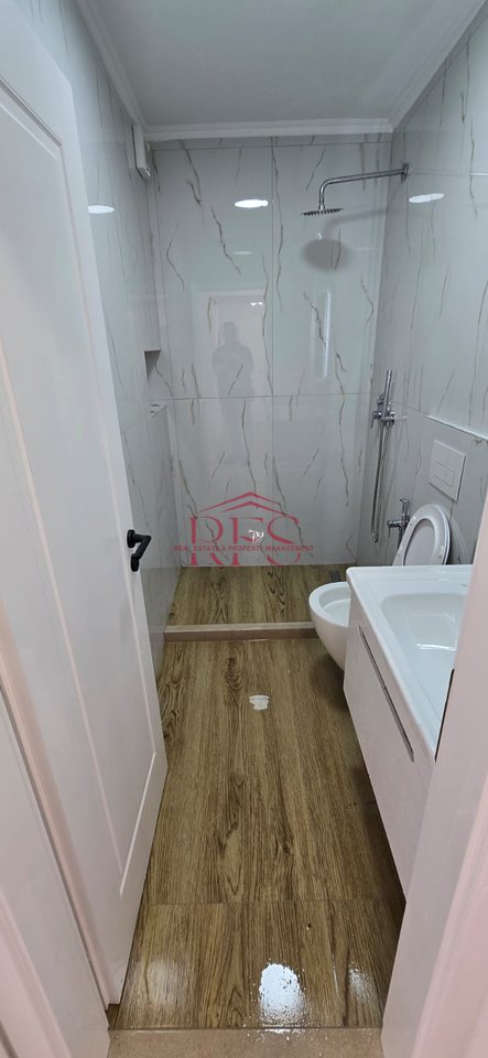 Shitet Super Apartament 2+1 ne Rrugen e Kavajes