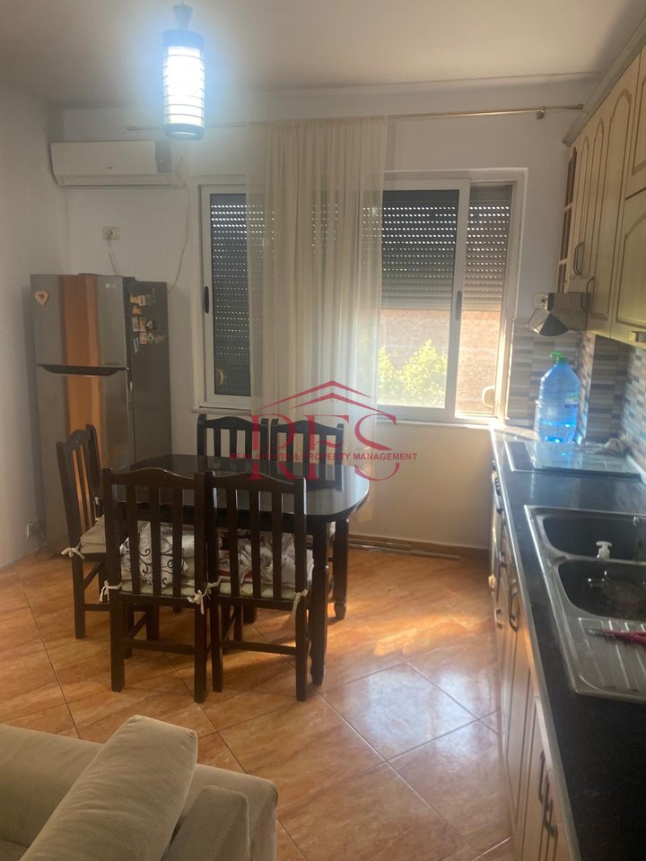 📍 Jepet me Qera Apartament 2+1 – Brryl, tek Materniteti i Ri