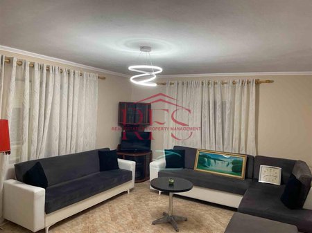 🏠 Jepet shtëpi me qira te Selvia, pranë kompleksit Halili
🛏️ 1+1 | 🆕 Çdo gjë e re | 🪑 E mobiluar
🏢 Kati i 6 (pa ashensor)
💶 480,000 lekë/muaj

📍 Vendndodhje shumë e mirë, e qetë dhe afër çdo shërbimi!
✅ Ideale për çifte ose individë që kërkojnë rehati dhe komoditet