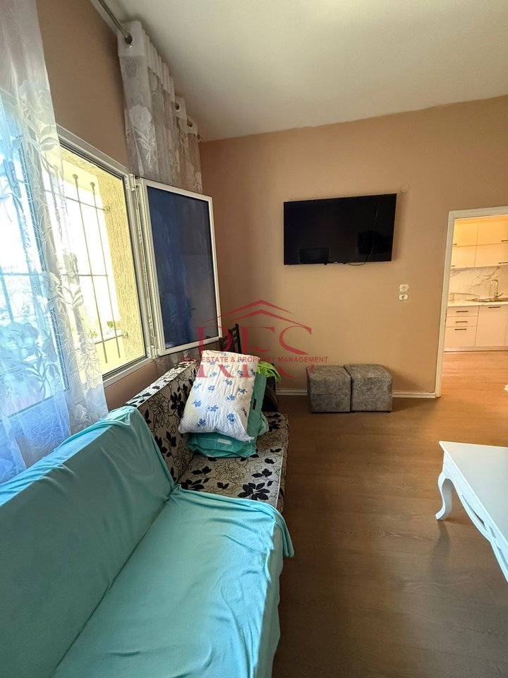 🏡 Apartament 1+1 në shtëpi private
🆕 Sapo i arreduar
🚗 Mundësi parkimi brenda çmimit
🔒 Ambient i qetë dhe privat
💰 Çmimi: 450€ (i padiskutueshëm)

📍 Mundësi ideale për çift ose individ që kërkon qetësi dhe rehati!