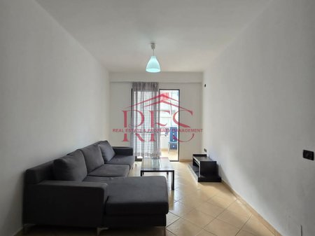 📢 JEPET ME QIRA – Apartament 2+1 në Yzberisht, pranë Nela 6