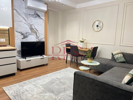 Jepet me qira apartament luksoz 1+1 – Liqeni i Thatë, pranë Hotel Radisson