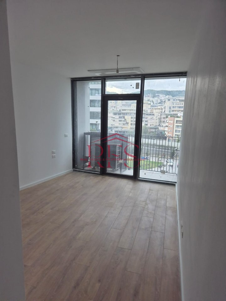 📍 Jepet me qira apartament 2+1 – Rezidenca Lake View, Kati 5
🏠 103 m²