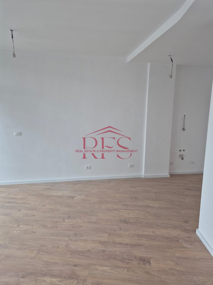 📍 Jepet me qira apartament 2+1 – Rezidenca Lake View, Kati 5
🏠 103 m²