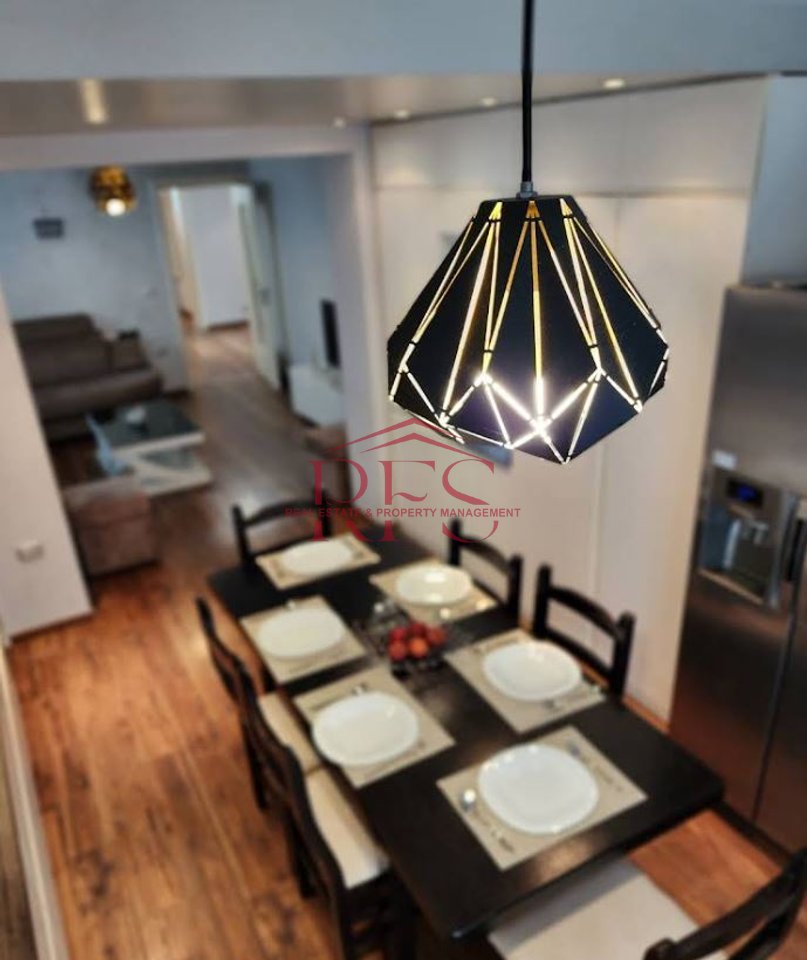 APARTAMENT 2+1 , Rr.Kosovareve Super i Mobiluar
Rr.Margarita Tutulani