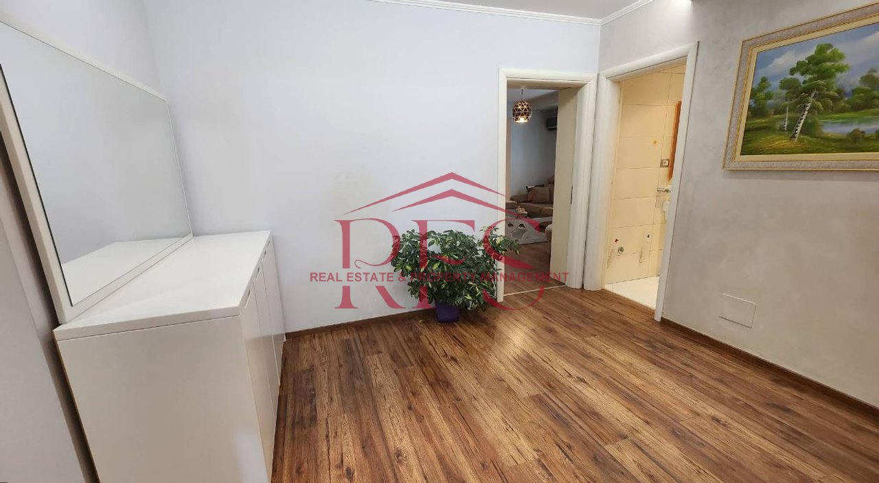 APARTAMENT 2+1 , Rr.Kosovareve Super i Mobiluar
Rr.Margarita Tutulani