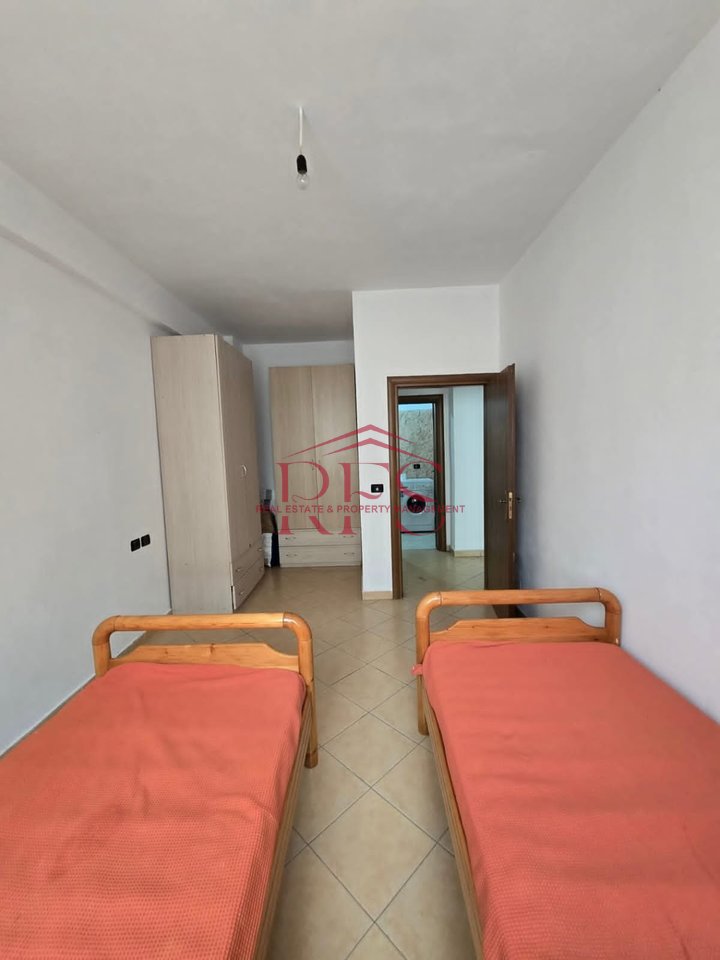 📢 JEPET ME QIRA – Apartament 2+1 në Yzberisht, pranë Nela 6