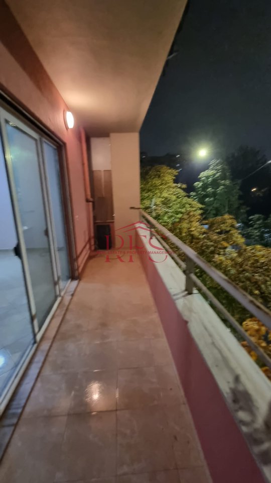 Vendesi 1+1+Cucina e 2 balconi – Completamente arredato / STRADA DI DURRËS